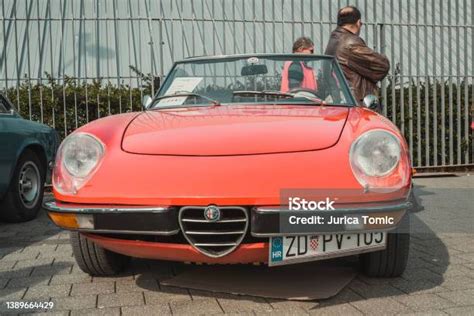 Alfa Romeo Spider Auto Depoca Classica Sulla Mostra Di Auto Depoca