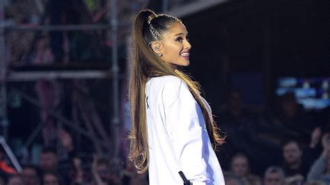 Ariana Grande Clapped Back at a Ponytail-Hating Instagram Commenter ...