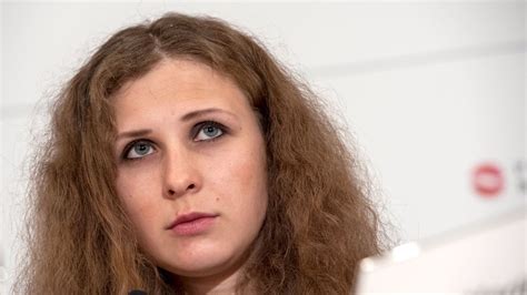 Russland Pussy Riot Aktivistin Aljochina Bei Angriff Verletzt DER SPIEGEL
