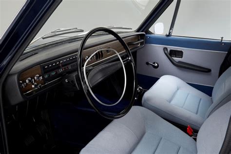 1973 Volvo 164 - interior — Drives.today