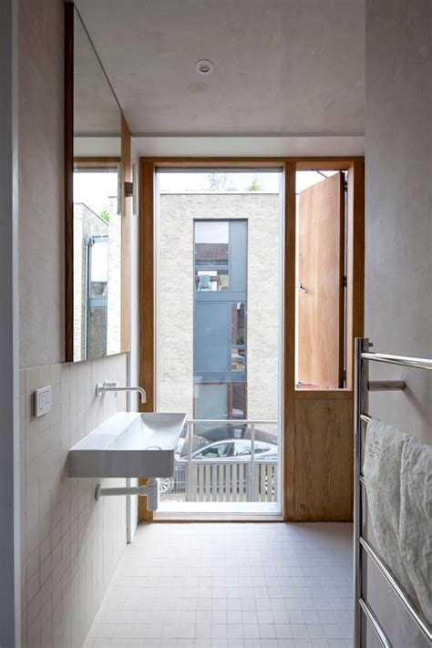 Cathie Curran Completes Hempcrete Walled Mews House In East London