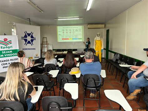 Projeto Paec Palestra Orienta Produtores Rurais Sobre O Descarte