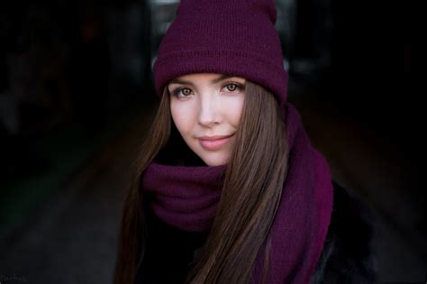 Download Scarf Hat Brown Eyes Brunette Woman Model Hd Wallpaper