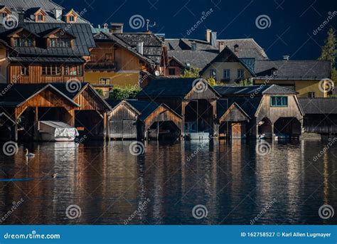 Boat Houses Along Lake Hallstatt in Salzkammergut Editorial Photography ...