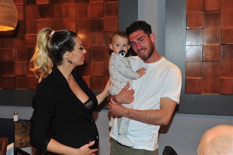 Embarazada de meses Noelia Marzol se despidió de Sex las fotos de la cena con su familia y