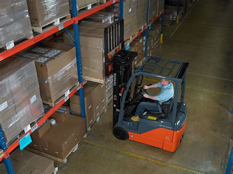 Using Different Types of Pallet Racking for Expansion | Toyota Forklifts