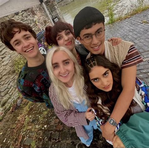 Agggtm Cast Cool Girl Girl Guides It Cast