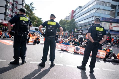 Protestmarsch Der Letzten Generation Kreuzung Besetzt