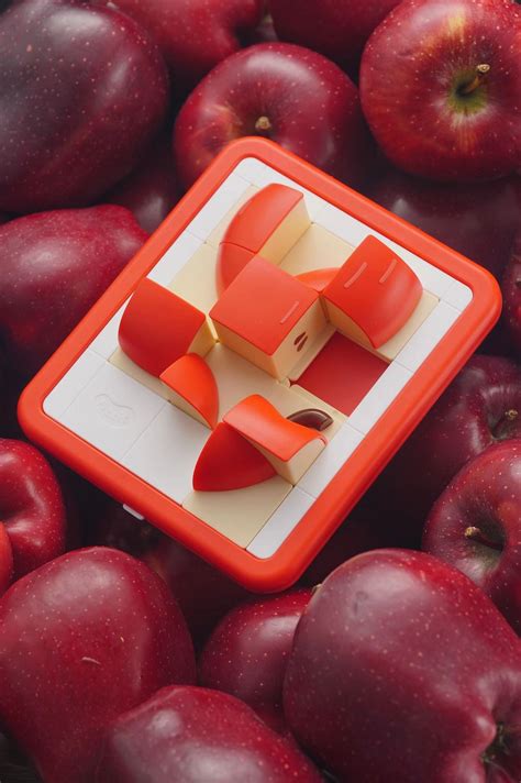 3D Sliding Puzzle - Apple :: Behance | Puzzle design, Korean crafts, Puzzle