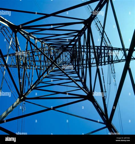 Líneas eléctricas línea aérea líneas de suministro electrosmog