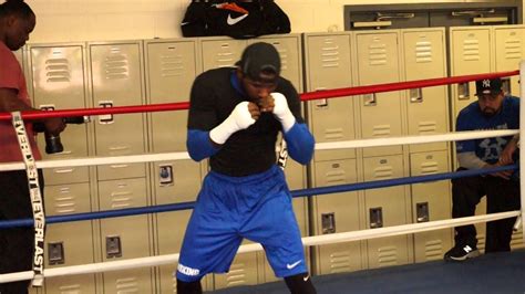 Hammering Hank Lundy Working Out For Crawford Fight Esnews Boxing Youtube