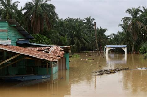 isu banjir di malaysia - Dorothy Carr