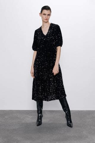 Los 10 Vestidos Negros Y De Lentejuelas De Zara Que No Marcan Nada