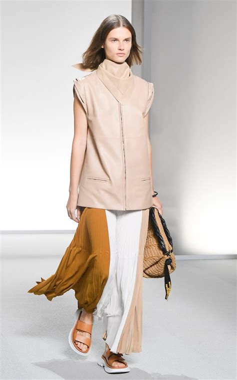 8 Hot Sexy Clare Waight Keller Bikini Pics