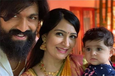 kannada actors yash  radhika pandit  parents
