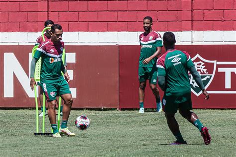 Vídeos Confira registros do treino desta sexta feira do Fluminense