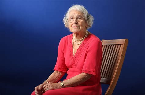 Autorin Judith Kerr Ist Tot Als Hitler Das Rosa Kaninchen Stahl Kultur