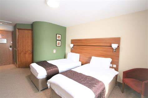 Cheap Hotels in Doncaster - Roomsbooked