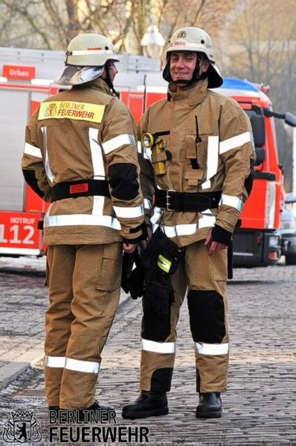 Berliner Feuerwehr Neue Schutzkleidung In Der Erprobungsphase