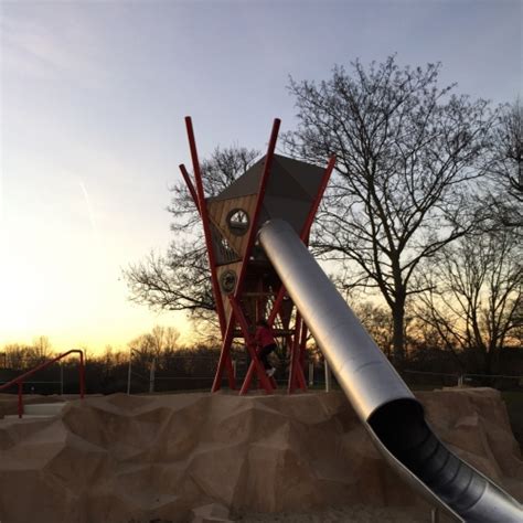 Bild 1 zum Spielplatz Freizeitpark Heerdt in Düsseldorf