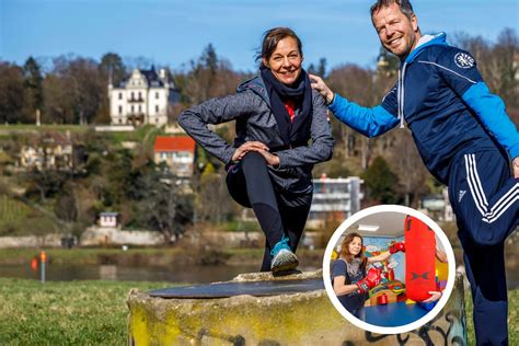 Weg vom Mikro ab auf Piste Radio Paar André Hardt und Mirjam