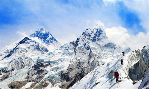 The Many Dead Climbers of Everest - Outdoor Revival