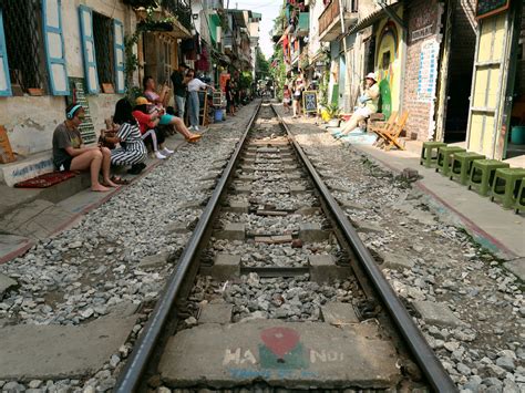 Hanoi Train Street: Visiting the Old Quarter section in 2019 - Nomadic Notes