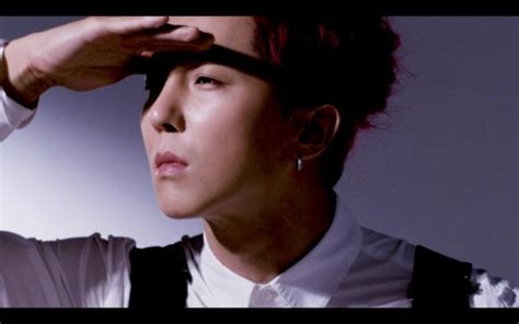 WINNERs MINO Showcases Artistic Versatility In Recent Photo Exhibit