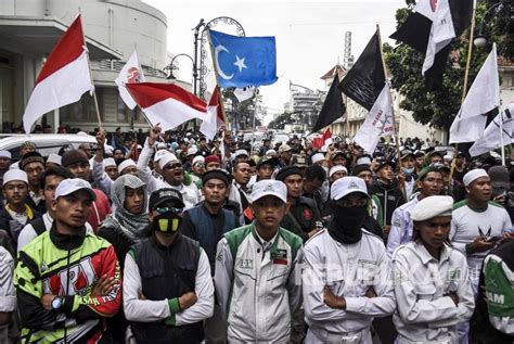 Aksi Solidaritas Untuk Muslim Uighur Di Depan Gedung Merdeka