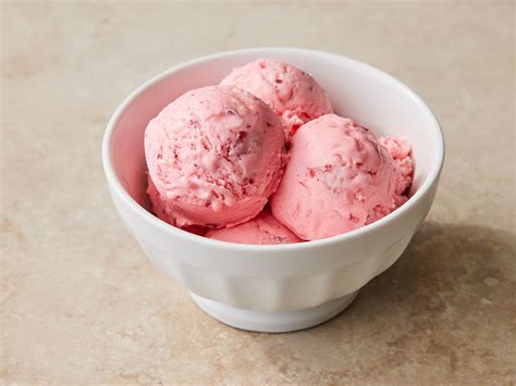 Strawberry ice cream - Jody's Bakery