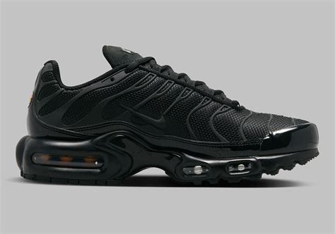 Nike Air Max Plus Reflective Triple Black Fb Sneakernews