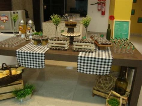 Centro De Mesa Para Confraternização De Empresa - Decoração Para Festa De Confraternização De Empresa - Últimas Decoração