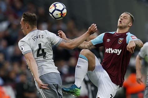 En Fotos Sin Chicharito West Ham Y Manchester United Igualaron Sin