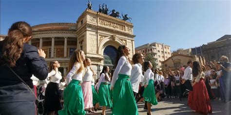 Notte Di Zucchero Per La Festa Dei Morti A Palermo Con Danze E Musica