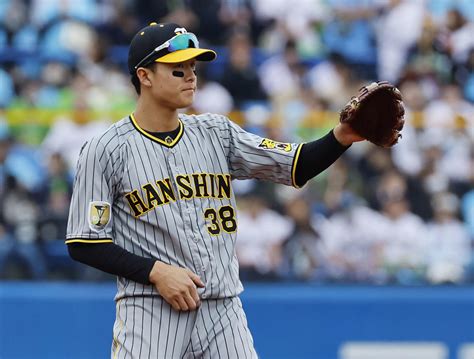 【阪神】小幡竜平ファインプレーで流れ引き寄せた「その後に点入ったのでよかった」飛びつき好捕 プロ野球写真ニュース 日刊スポーツ