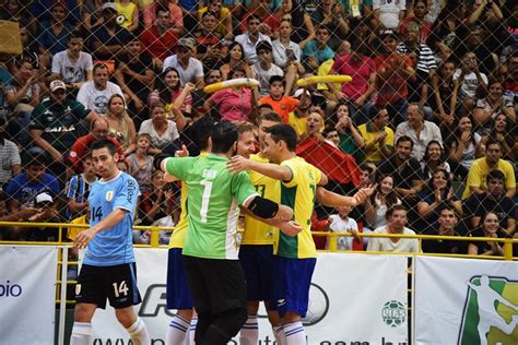 Festa Da Torcida Brasil Goleia Uruguai LNF