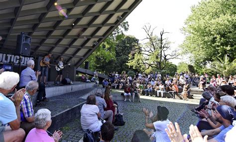 Straßenmusik im Stadtgarten Freiburg Badische Zeitung