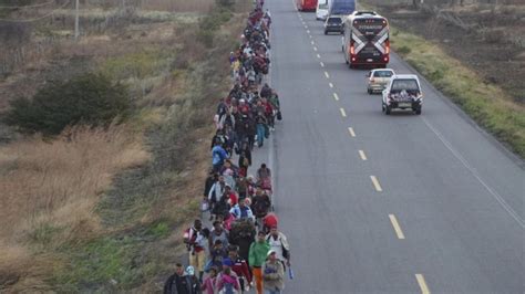 Caravana Migrante Avanza De Tehuantepec A La Capital De Oaxaca