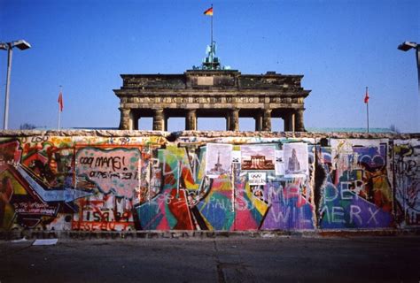 Accadde Oggi 9 Novembre Il Crollo Del Muro Di Berlino Fremondoweb