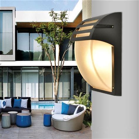 Vincze Elegant Waterproof Outdoor Wall Light Light Atelier