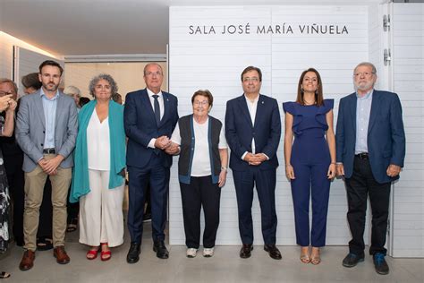 20221015 Fernández Vara ensalza la figura de José María Viñuela como