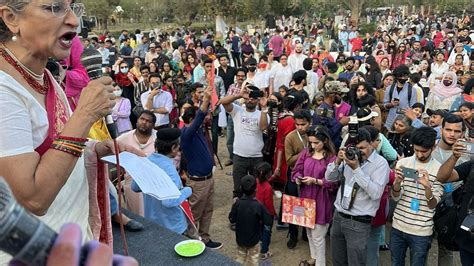 Karachi Il Coraggio Delle Donne Pachistane Di Manifestare Per I Propri