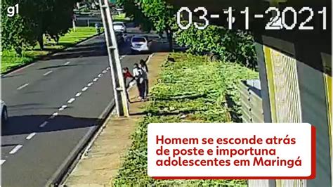 Vídeo Homem se esconde atrás de poste e importuna adolescentes em