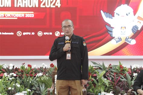 Pasangan Ganjar Mahfud MD Resmi Daftar Capres Cawapres Di KPU