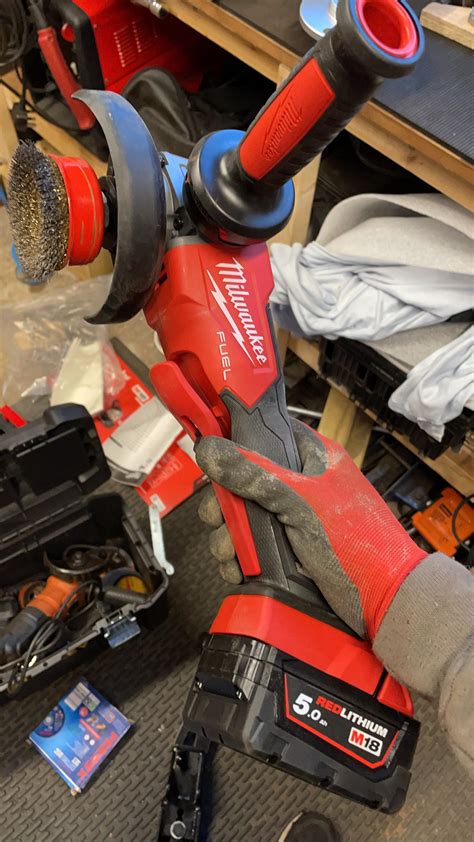 Loving the braking grinder with variable speed : r/MilwaukeeTool