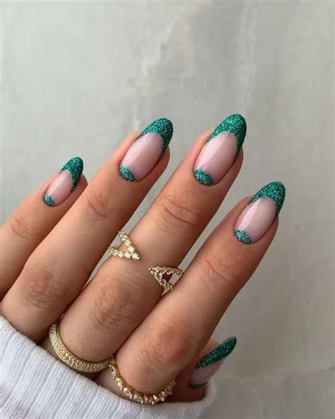 13 Elegant Emerald Green French Tip Nails To Try This Month Nail