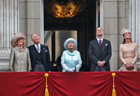 Diamond Jubilee Uk Celebrates 60 Year Reign Of Queen Elizabeth Ii