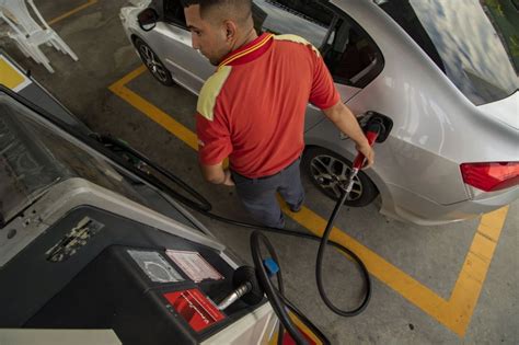 Preço da gasolina recua 2 32 em março no Ceará Economia OPOVO