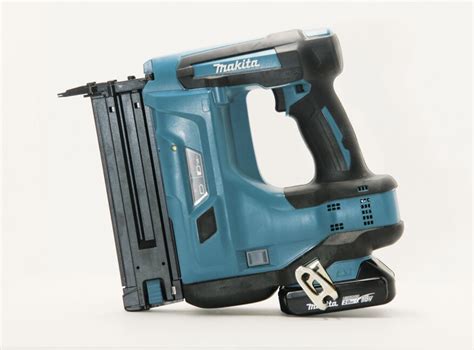 Makita Xnb01z Cordless Brad Nailer Tools Of The Trade Nail Guns Cordless Tools Tool Tests