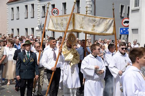 Procesja Bożego Ciała Przeszła Ulicami Sępólna Krajeńskiego Zobacz